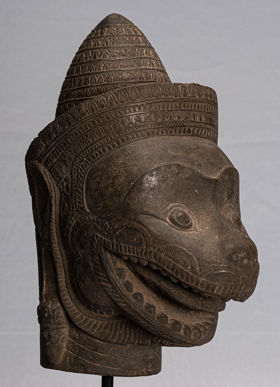 定番人気！ Statue Yaksha - Yaksha Style Ker Koh Stone Khmer Antique アクセサリー