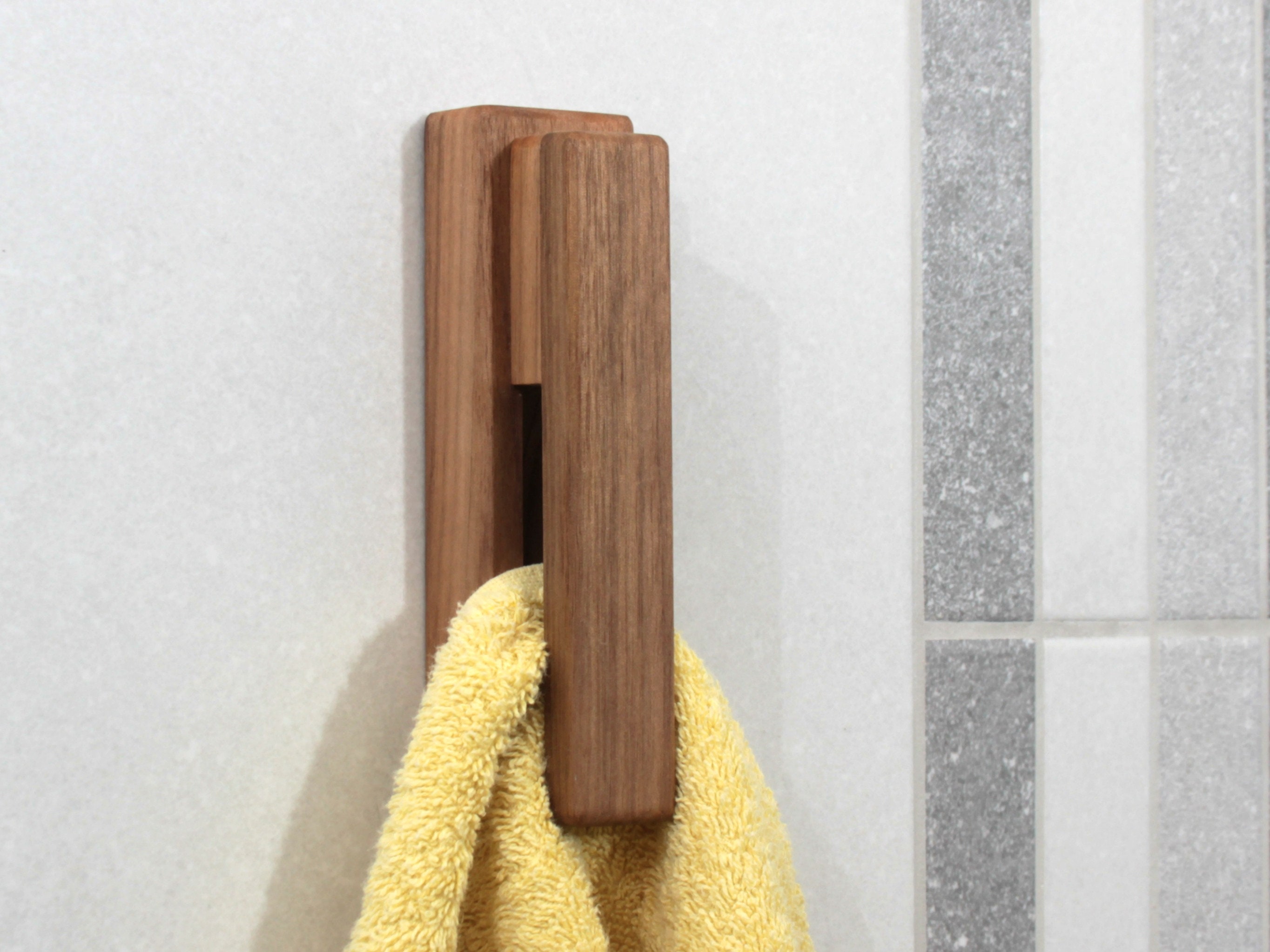 Oak Wood Towel Holder - Decorative Wooden Towel Hook for Kitchen or Bath,  Amish Farmhouse Tradition, Bathtub Design 