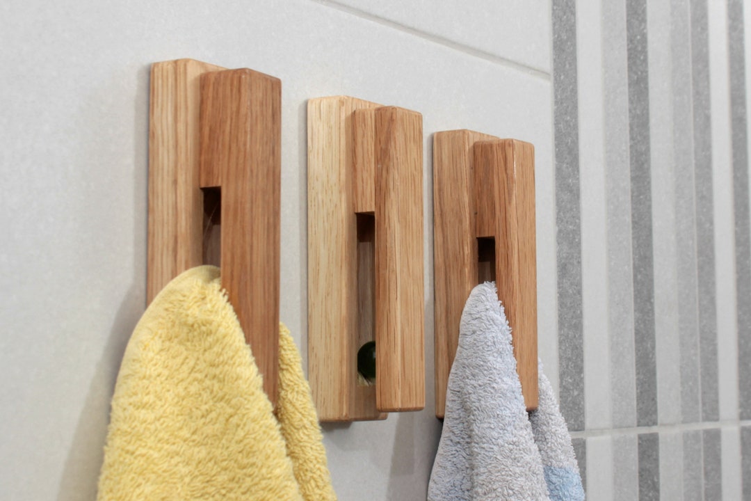 Set of 5 Self-adhesive Oak Wooden Wall Hooks, Towel Hooks, Bathroom Hooks.  
