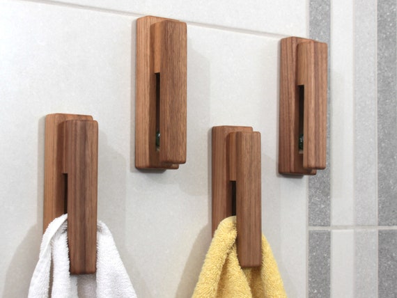 código Morse fútbol americano Hacer las tareas domésticas Ganchos de madera de nogal toallero de madera regalo de baño - Etsy México