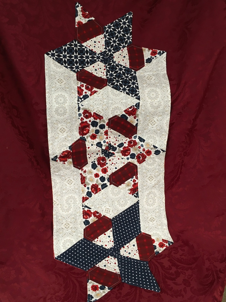 LadyVetCrafts Americana Table Runner