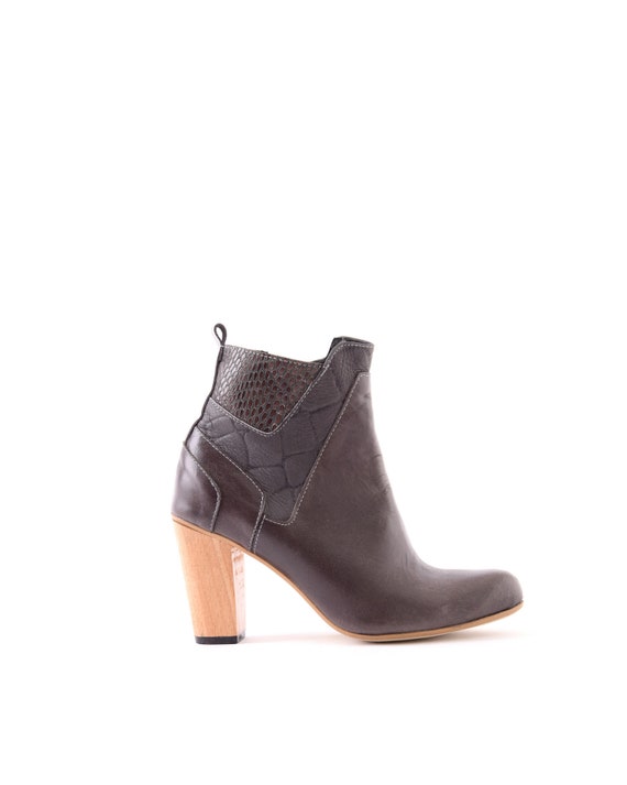 Sale! 60% OFF! Handmade boots, Gray Heel Boots, High Heels leather boots, Leather Booties, Winter Shoes, western boots, evening boots Sale! 60% OFF! Handmade boots, Gray Heel Boots, High Heels leather boots, Leather Booties, Winter Shoes, western boots, evening boots
