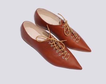 Pointed Toe Lace-Up Leather Flats – Handmade Brown Leather Oxford Shoes for Women