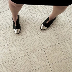 Sale Black Oxford Flat Shoes. Black and Gold oxford shoes Tie oxford shoes .Woman Oxford. Handmade by Imelda. imagem 3