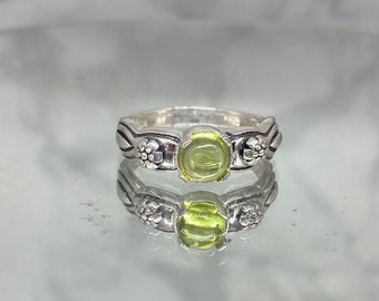 Peridot Solitaire Ring - Gemstone Ring - Peridot Jewelry - August Birthstone - Peridot Rose