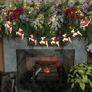 Santa&#39;s White Reindeer w/ Jingle Bells Christmas Felt Wool Garland- Christmas Mantel Decoration-Handmade Rudolph Christmas Garland Decor-57&quot;