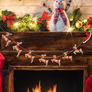 Santa&#39;s Brown Reindeer w/ Jingle Bells Christmas Felt Wool Garland- Christmas Mantel Decoration-Handmade Rudolph Christmas Garland Decor-57&quot;