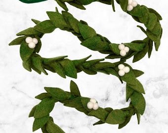 Mistletoe Christmas Garland-Hand Felted White Holly Berry Greenery Christmas Holiday Garland-5 ft-60"-Garland for Christmas Mantel-Xmas Swag