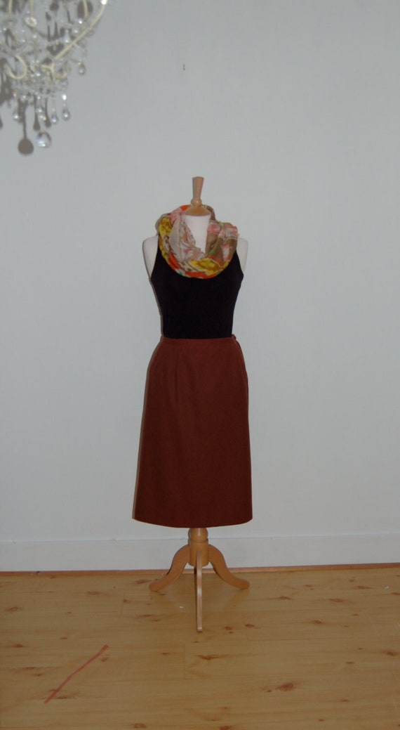 A lovely 1950s brown fitted Vintage pencil skirt - image 1