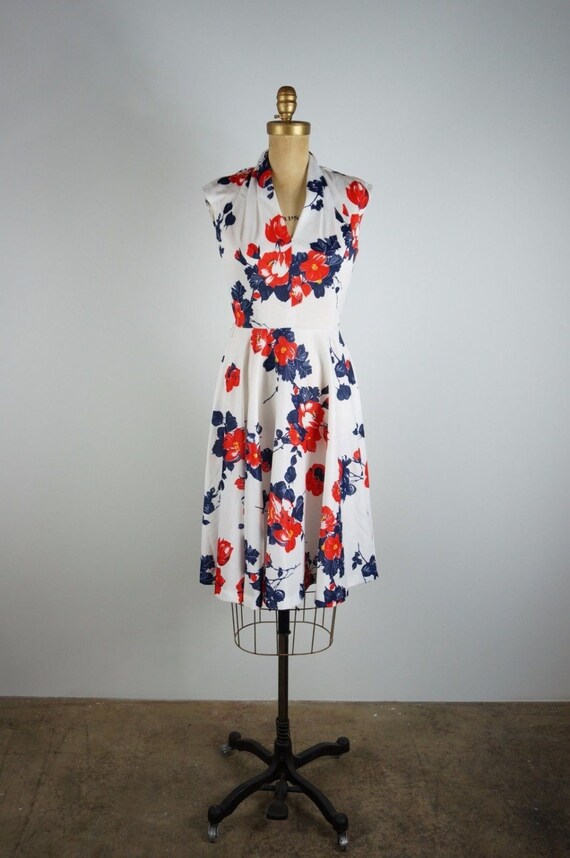 Gorgeous Romantic white, navy blue and scarlet red