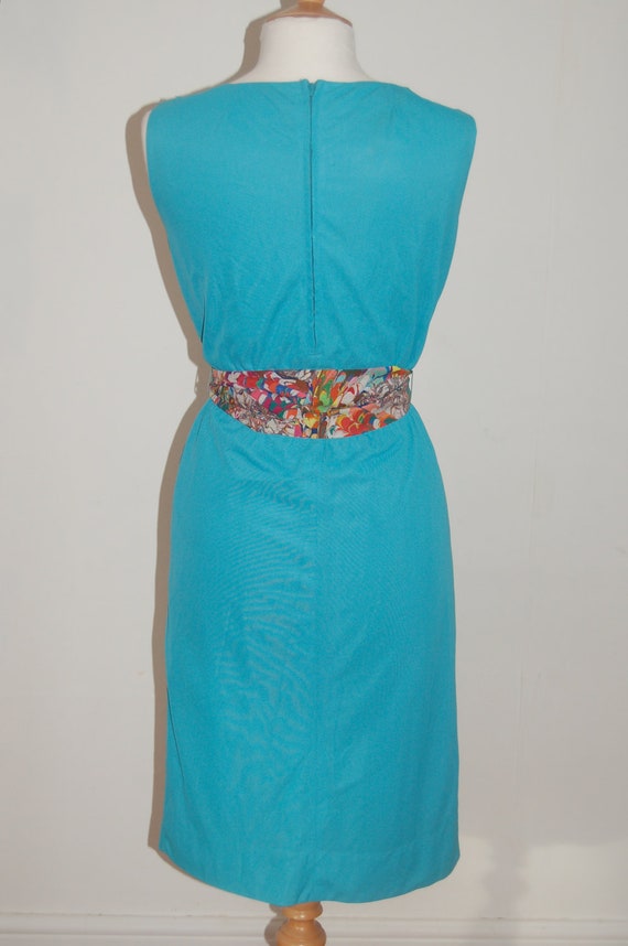 Cute vintage 1960's Turquoise wiggle dress with p… - image 4