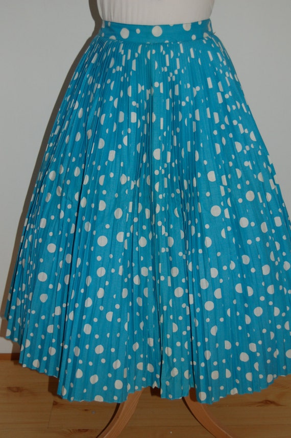 A Stunning 1950s Turquoise and White Polka Dot  T… - image 5