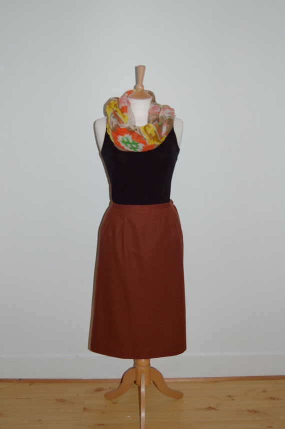 A lovely 1950s brown fitted Vintage pencil skirt - image 2