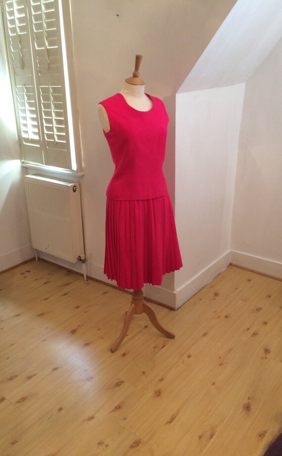 hot pink 1960s pleated skirt suit - image 4