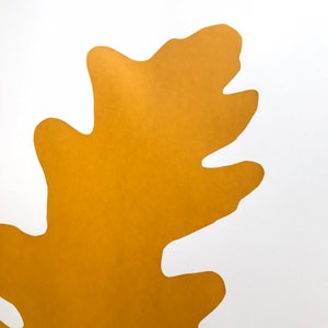 Oak leaf giant silhouette yellow ochre original screenprint minimalist botanical imagem 3