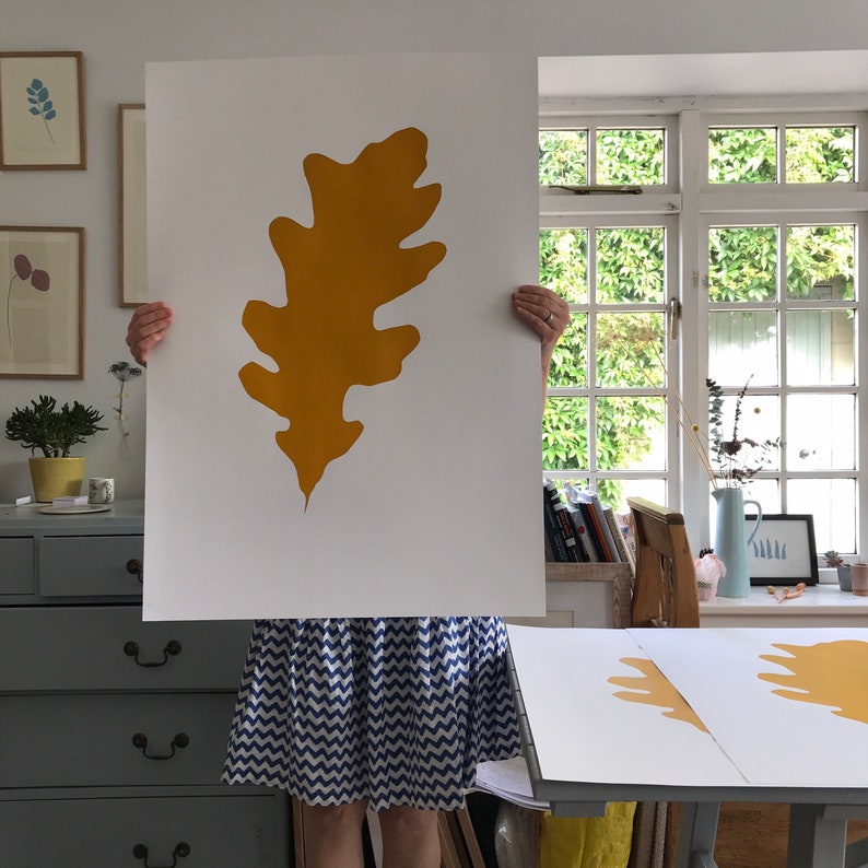 Oak leaf giant silhouette yellow ochre original screenprint minimalist botanical imagem 7