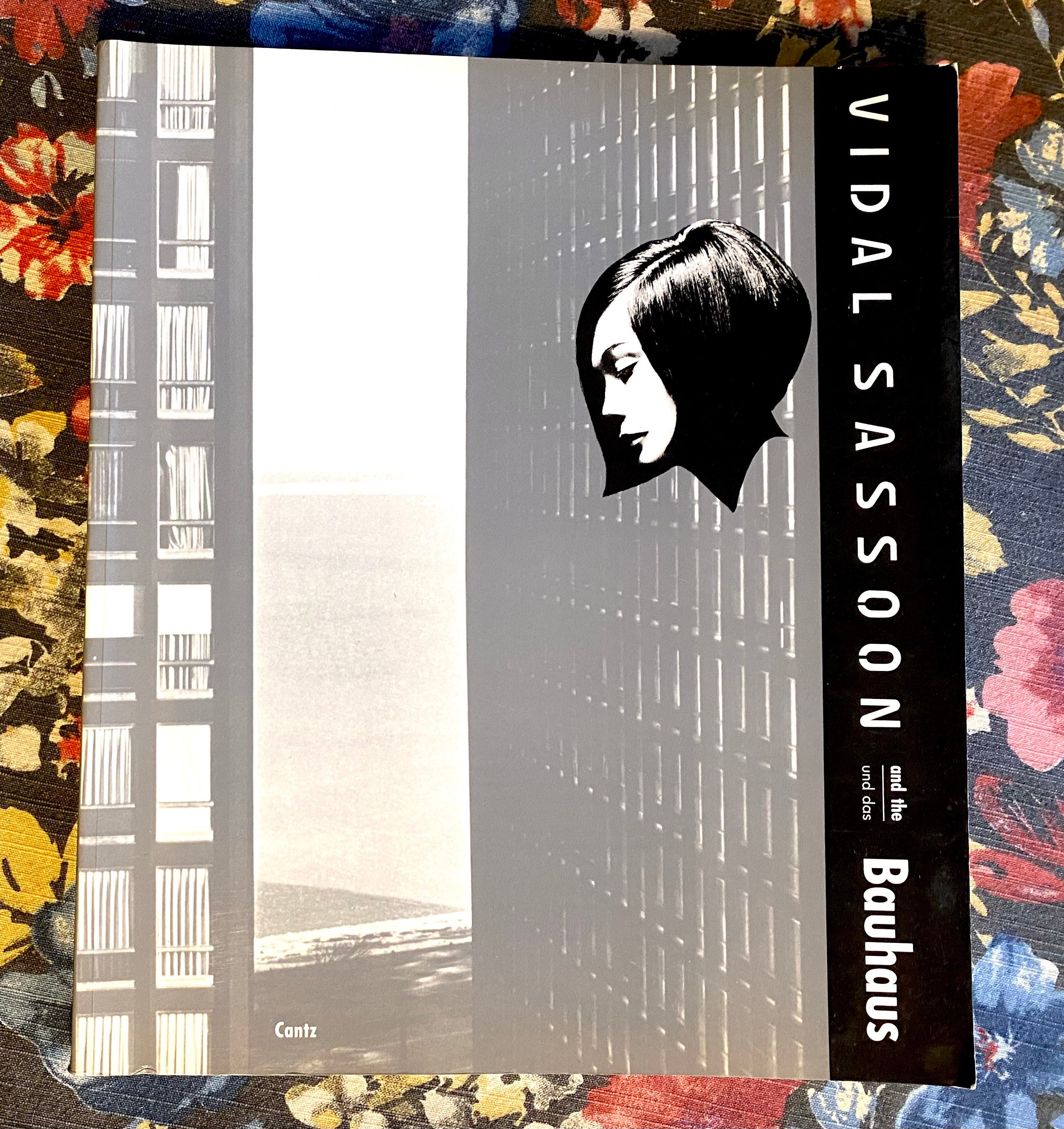 Vidal Sassoon and the (und Das) Bauhaus (softcover), 1992