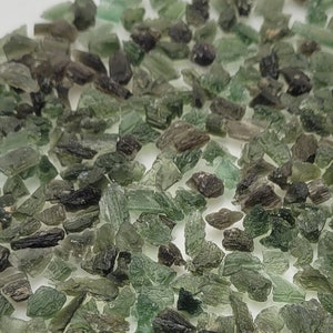 One Moldavite Raw 1-1.5 CARAT from Czech Republic // Genuine Czech Moldavite High Energy Stones for Jewelry or Wire Wrapping