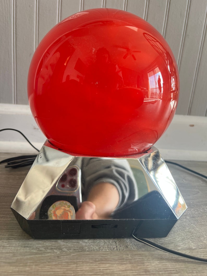 Rabbit Tanaka Lava Lamp Globe Red Swirling Mica on Plastic Chrome Base