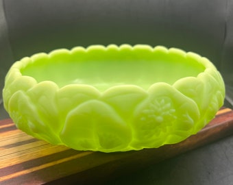 Fenton lime satin custard water Lily bowl / Fenton poppy. Uranium glow rose bowl 8.5” wide. Matte finish