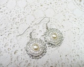 Vintage Ivory PEARL and RHINESTONE Dangle Earrings - silver tone metal - Pierced dangles - 1 inch circle - BRIDESMAID Gift - Bridal Earrings