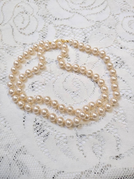 Amazing Vintage Creamy Ivory Pearl Necklace with G