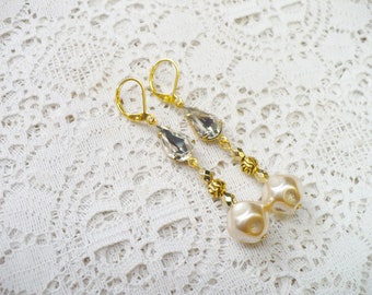 Vintage Teardrop RHINESTONE Ivory Baroque Glass PEARL Earrings - gold tone metal - Ivory faux pearl - Lever back ear wire - Pierced dangles