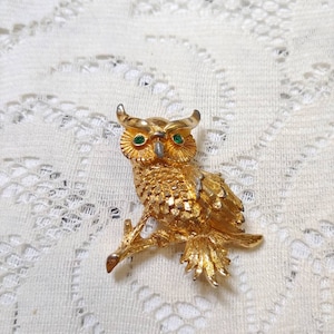 Vintage Gold OWL Brooch with Green Rhinestone Eyes Signed by MONET-Gold tone metal-substantial-wildlife brooch-owl jewelry-owl collector image 1