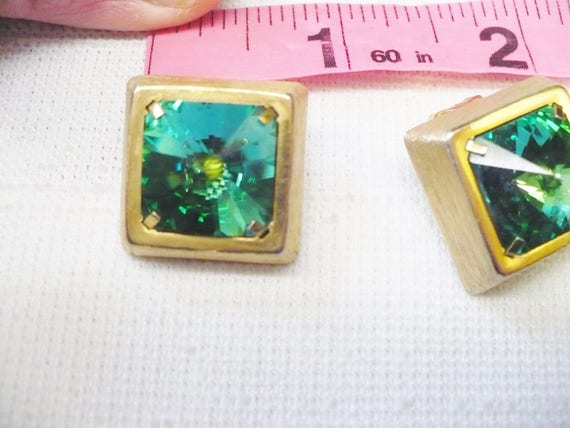 FABULOUS Vintage Green Rhinestone Earrings - gold… - image 5