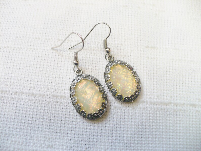 bridesmaid gift Lovely Vintage Opal Like Cabochon Earrings silver tone metal pronged setting Bridal wedding Formal light weight
