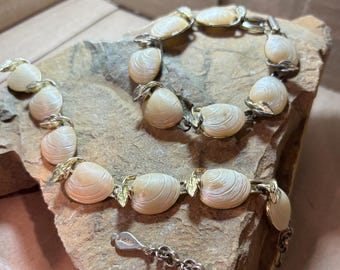 Judy Lee Thermoset Sea shell mini Parure-Necklace , Bracelet, 1950