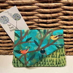 Cartera artesanal con 3 ranuras, tarjetero, tarjetero y joyero, de Two Bossy Britches. Regalo para amantes de las aves.