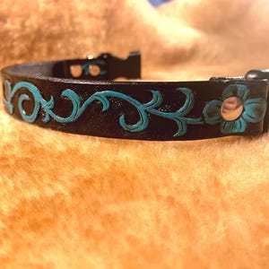 Hand Tooled Leather Dog Collar: Floral Scroll Design
