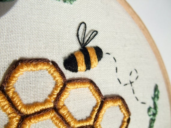 Kay Dee (H7055) Nature's Splendor Embroidered Grabber Mitt Kay Dee (H7055) Nature's Splendor Embroidered Grabber Mitt