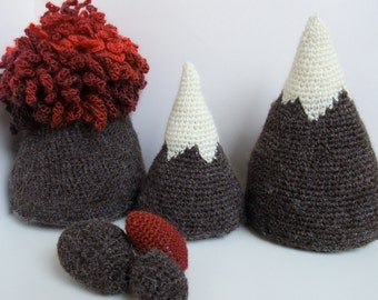 Patrón de paisaje de juego DEAL de ganchillo Amigurumi de volcán y montaña. PDF Descarga instantánea Escena de juego de juguete Rojo Gris Blanco