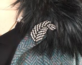 Pretty Japaned Black Ice Rhinestone Sexy Flirty Feather Brooch Pin nice on a hat