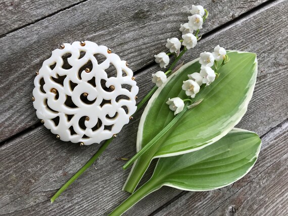 Art Deco Hollywood Regency Vanilla Resin & Goldto… - image 5