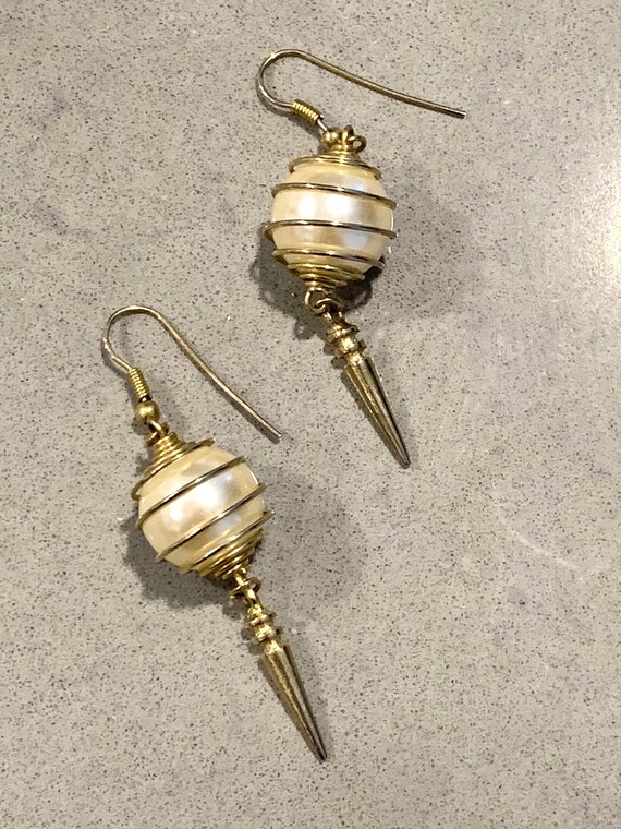 Atomic Spiral Coil Pearl Dangles, Swingy Uptown Disco Statement Earrings, 70s Glamour Jewelry, On Trend Vintage Fashion