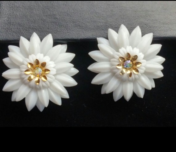 Coro White Daisy Earrings, Signed Coro Magic, Rare