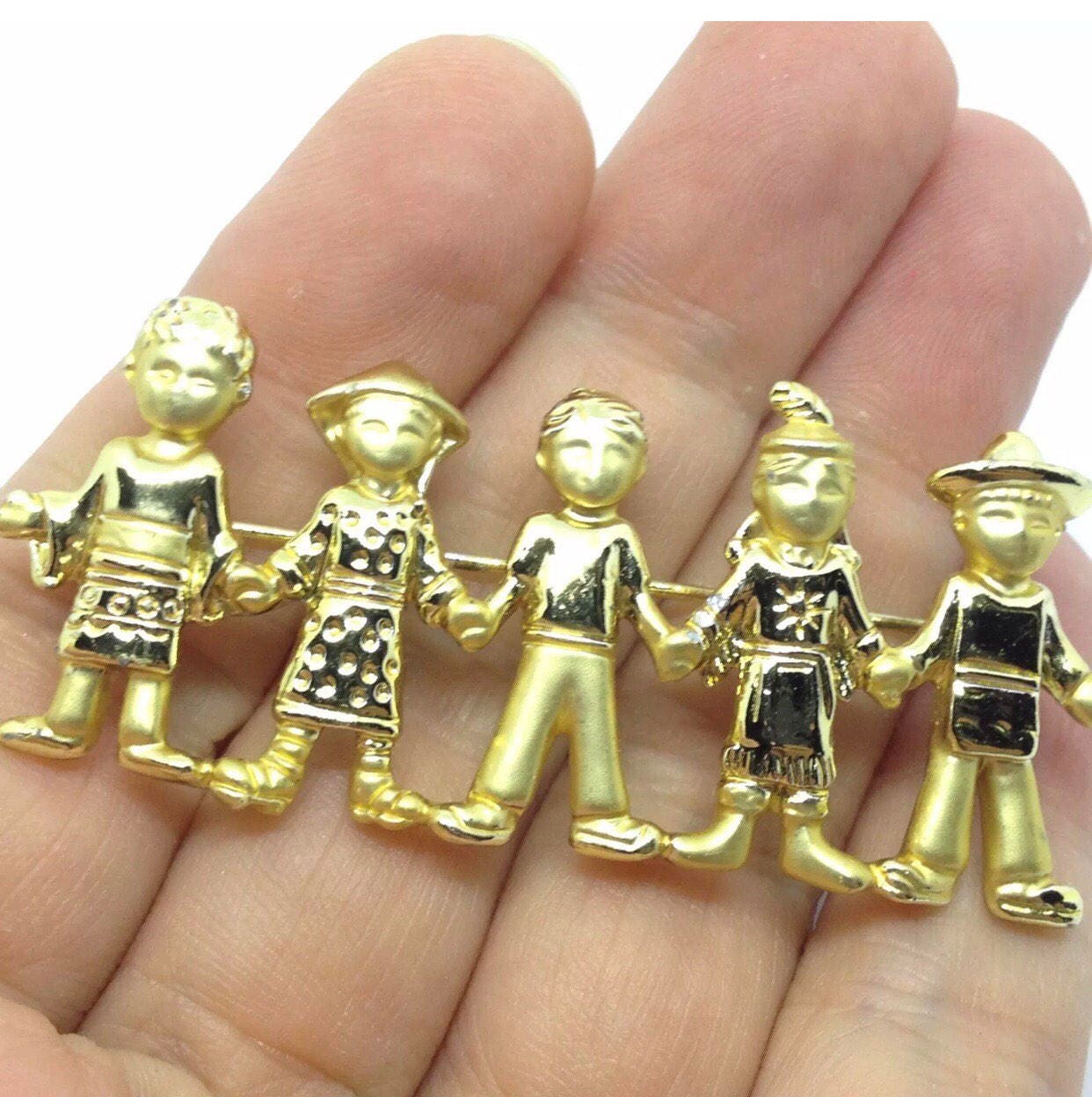 Signed Ajc Vintage 5 People Of The World Brooch Pin Nationality Gold Tone United We Stand