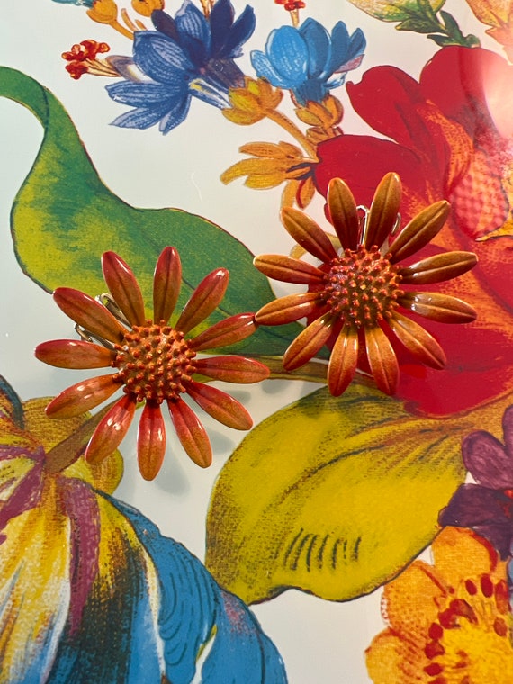 Burnt Orange Daisy Earrings, On Trend 60s Flower Power Vintage Clip ons