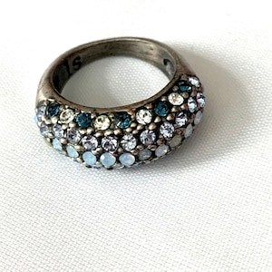 Stylish Shades of Blue Modernist Cocktail Ring Size 7 - Glamour Jewelry Statement Ring