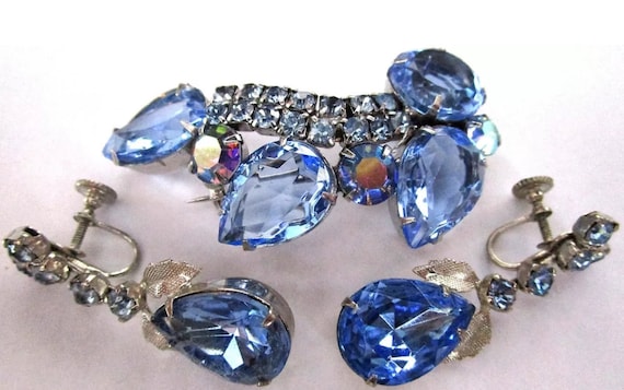 Beautiful Blue Glass Rhinestone Vintage Brooch  Pin & Earring Set