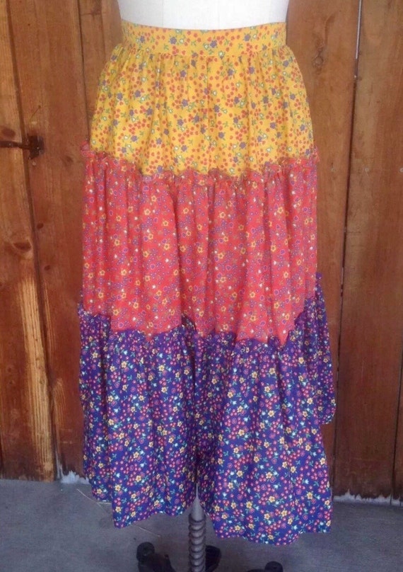 Calico Rainbow Prairie Skirt, Trending Summer Cottage Style Cotton 70s Holly Hobby Country Girl Fashion size Small