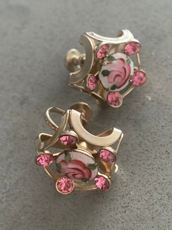 Dainty Guilloche Rose Floral Earrings with Pretty Pink Rhinestones, Vintage Silvertone Screw Backs