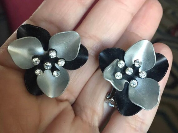 Fantastic Vintage Black Silver Enamel Metal Flower Earrings with Rhinestone Centers