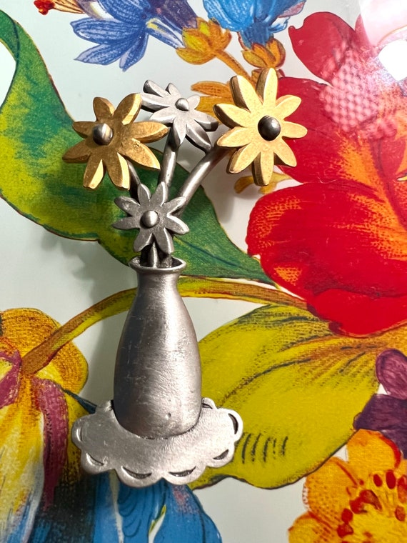 Mid Century Floral Lapel Pin, Pewter Tone Vase wi… - image 5