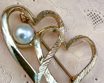 Pin your Sweetheart with Two whimsical Golden Hearts & a Creamy Faux Pearl, Mid Century Double Hearts and Pearl Romantic Vintage Brooch