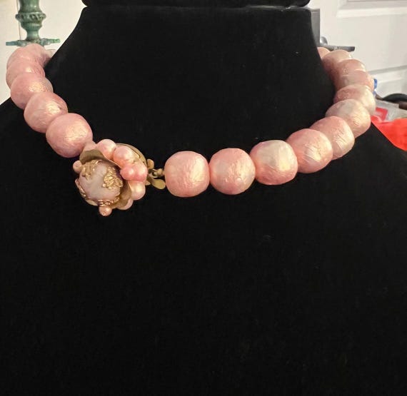 Girlie Frosty Pink Pearl Choker, 50s Rockabilly Pinup Vintage Statement Necklace, Pretty in Pink Prom formal perfect