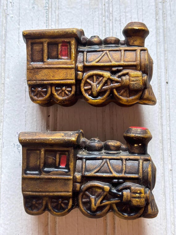 Vintage Ceramic Train Salt & Pepper Shakers • Appalachian Nostalgia Gift for Him • Curated Mid-Century Locomotive Decor • Free US Shipping